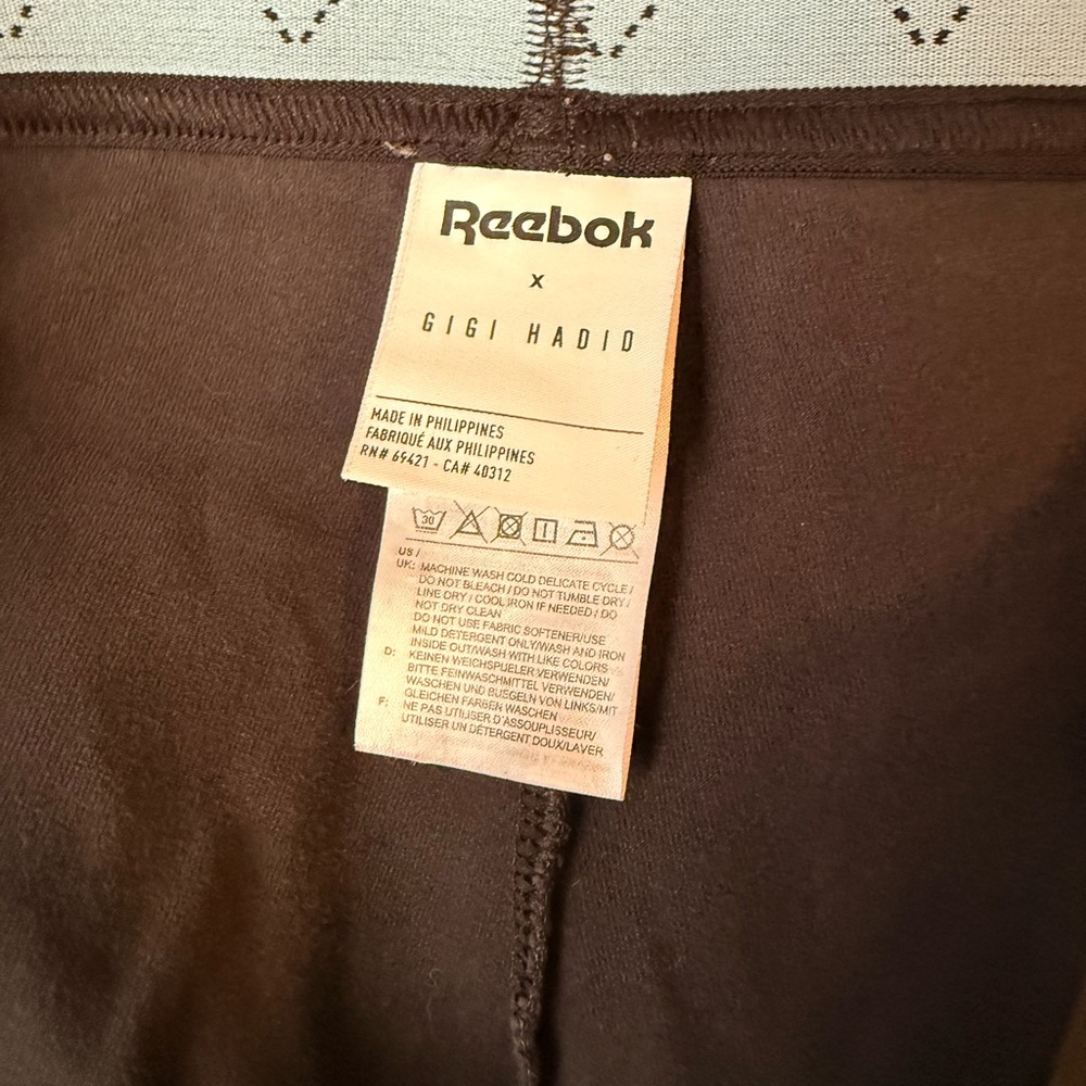 Reebok Black Leggings with Light Blue Waistband Detail - Picture 2 of 5